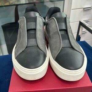 Men’s Salvatore Ferragamo low top shoes slip on